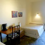 Πανσιόν Aigaion House 3*