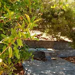 Aigaion House Οτζιάς