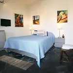 Πανσιόν Aigaion House 3*