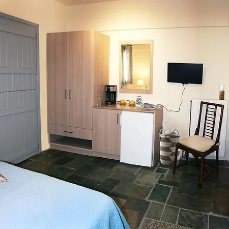Pensjonat Aigaion House Otziás