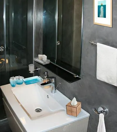 Aigaion House Otziás