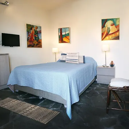 Πανσιόν Aigaion House *