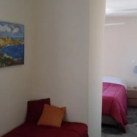 Aigaion House Otziás